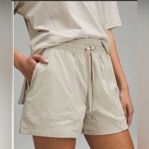 Lululemon Dance Studio High-Rise Short 3.5"